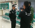 客户昏厥上演生死时速，信安保安拯救生命获赞